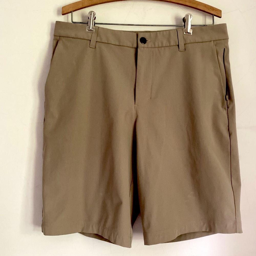 NWOT lululemon Excellent Men's Tan 32 Shorts